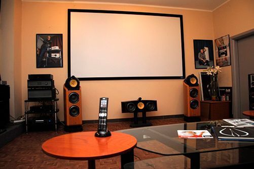 Необходимые аксессуары для вашего нового телевизора с большим экраном