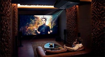 Что выбрать: LED-телевизор или видеопроектор?